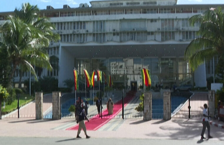 Sénégal : la réforme constitutionnelle, entre renforcement des pouvoirs et vives critiques