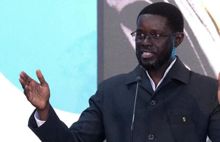 Sénégal : le président Diomaye Faye lance officiellement son nouveau parti politique