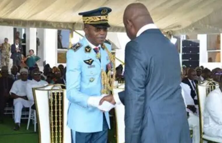 Bénin : le général Bertin Bada quitte l&rsquo;armée après 43 ans de service