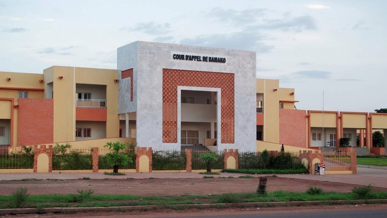 Mali : six proches de bah n&rsquo;daw jugés pour complot présumé