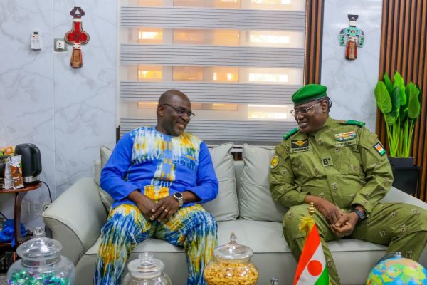 Rencontre historique entre le Niger et le Burkina à Niamey pour renforcer l&rsquo;AES