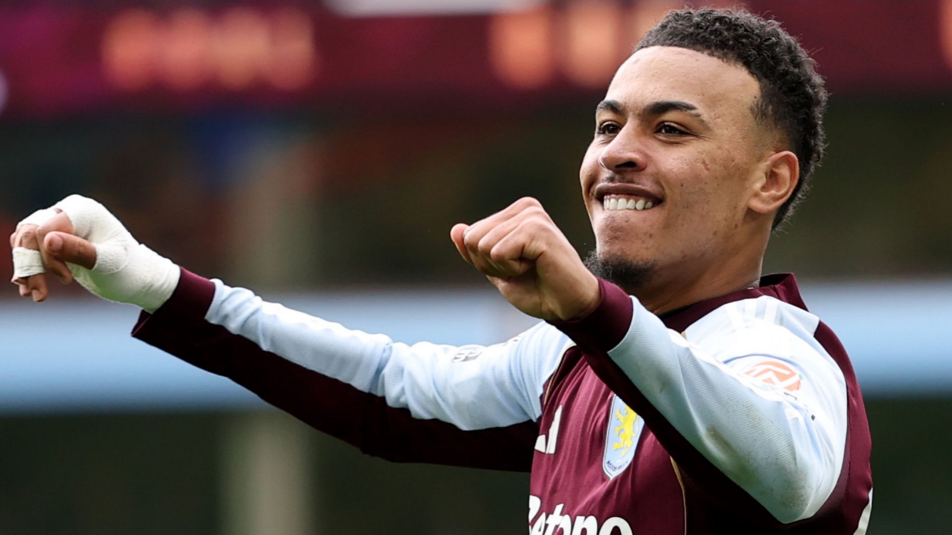 Chelsea recrute Rogers pour un transfert record — le jeune prodige anglais arrive à Stamford Bridge