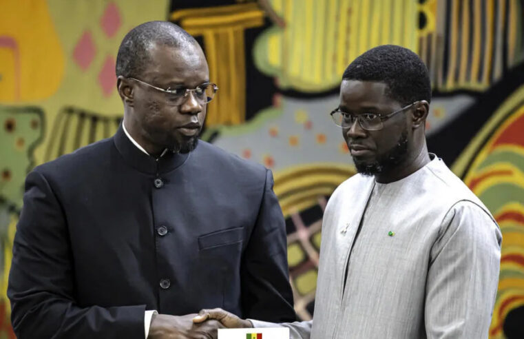 Sénégal : le camp présidentiel contre-attaque après les critiques de Sonko