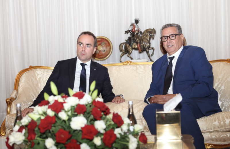 Rabat consacre le rapprochement Maroc-France avec une réunion historique