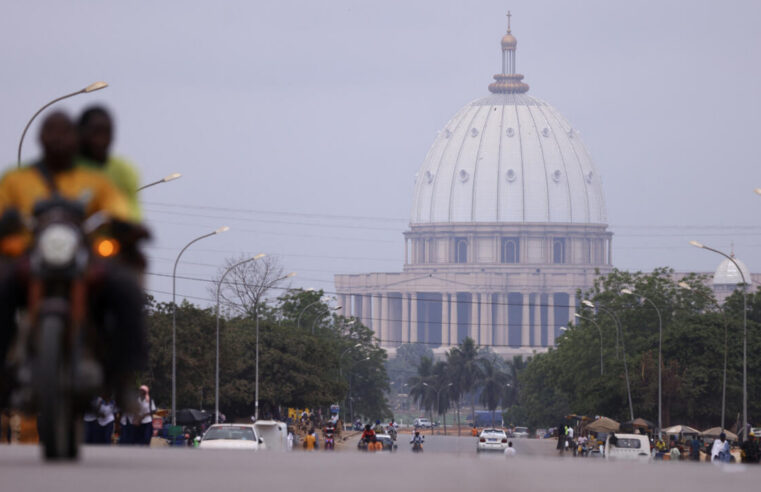 Afrique économie – Côte d&rsquo;Ivoire: à Yamoussoukro, le boom de l’immobilier ravit les investisseurs, inquiète les agriculteurs