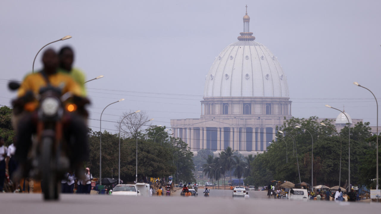Afrique économie – Côte d&rsquo;Ivoire: à Yamoussoukro, le boom de l’immobilier ravit les investisseurs, inquiète les agriculteurs