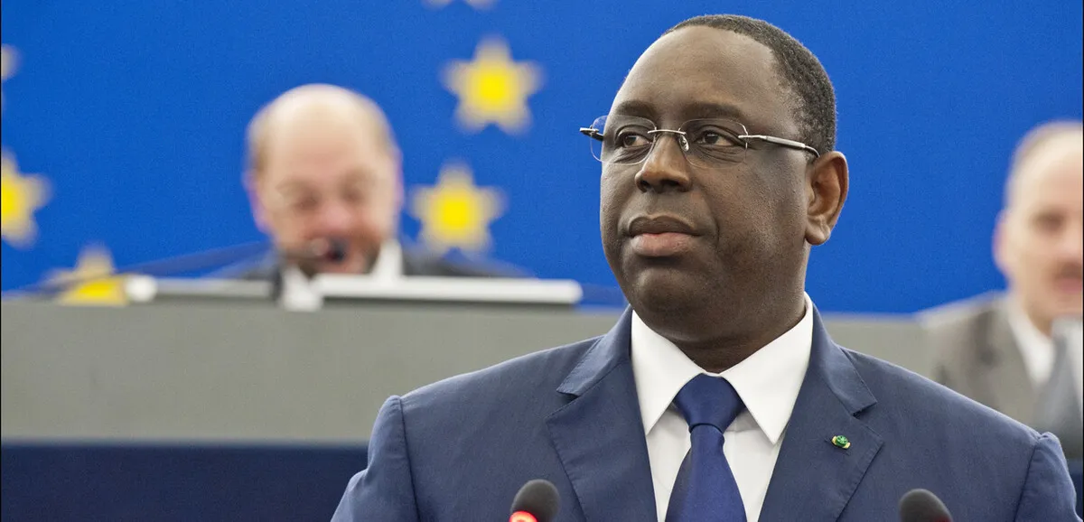 Retour controversé de l'ancien président Macky Sall au Sénégal, créant une vive polémique