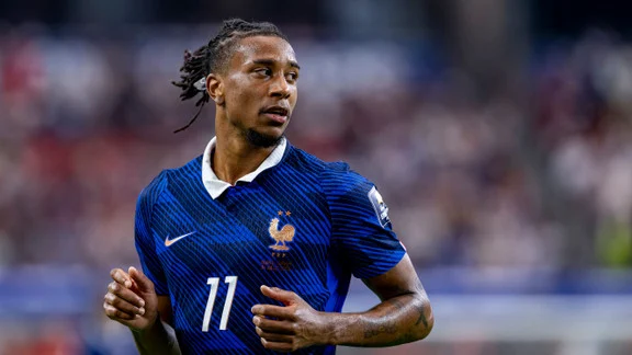 Michael Olise lors d'un match avec l'équipe de France