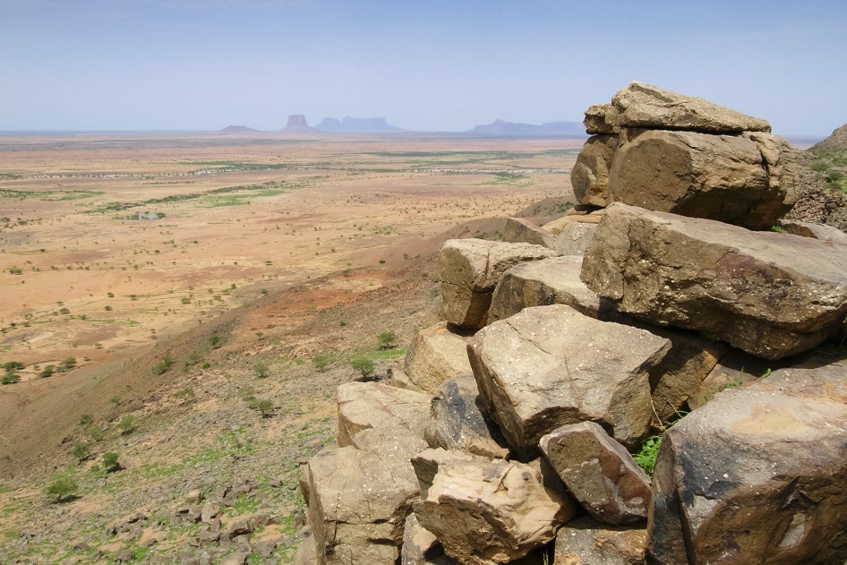 Village de Kyrnia après les frappes aériennes au Mali