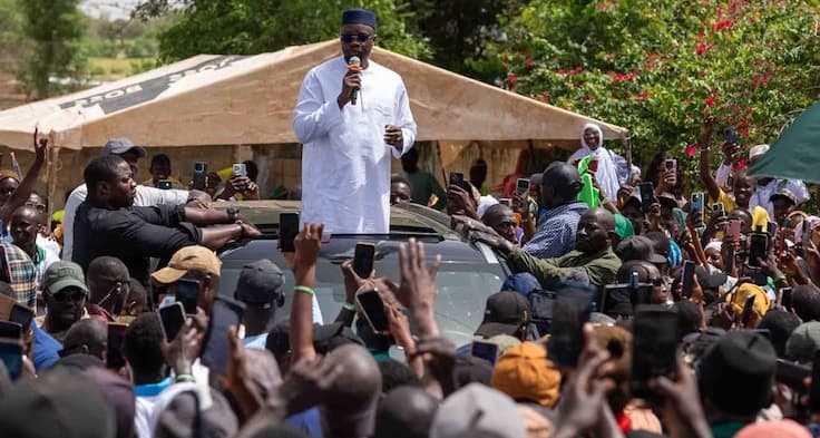 Sonko dénonce les limogeages et exige un décret pour les élections locales