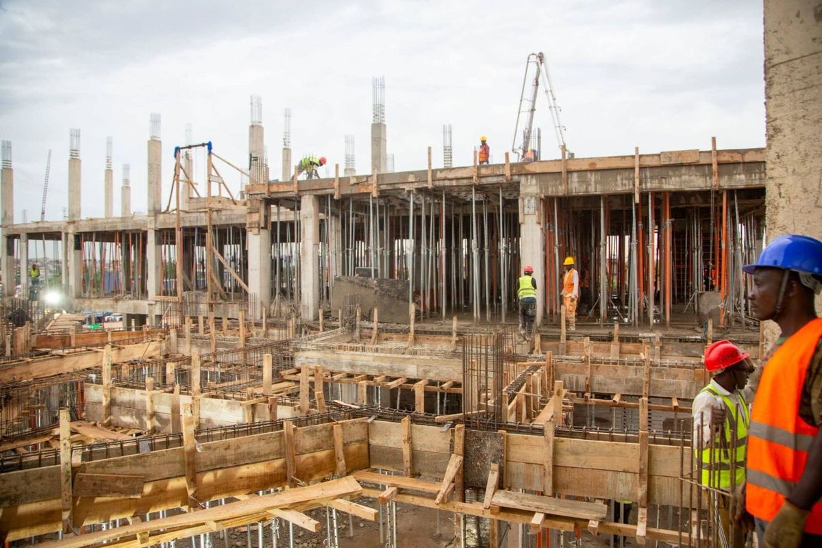 Mali : les chantiers des hôpitaux d&rsquo;urgence s&rsquo;intensifient à Bamako