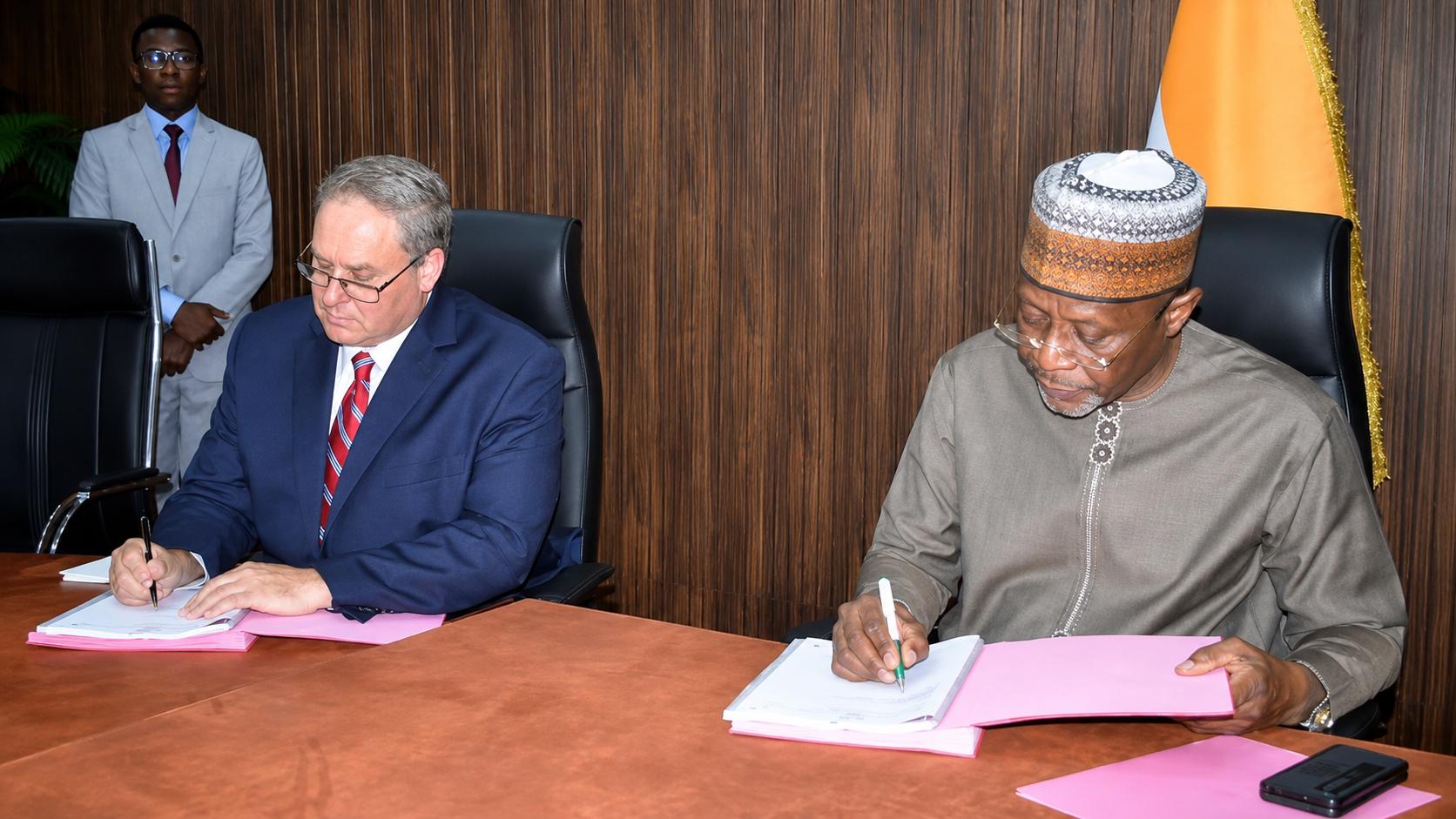 Un pari risqué pour le Niger : 1,9 milliard de dollars engagés avec une entreprise obscure